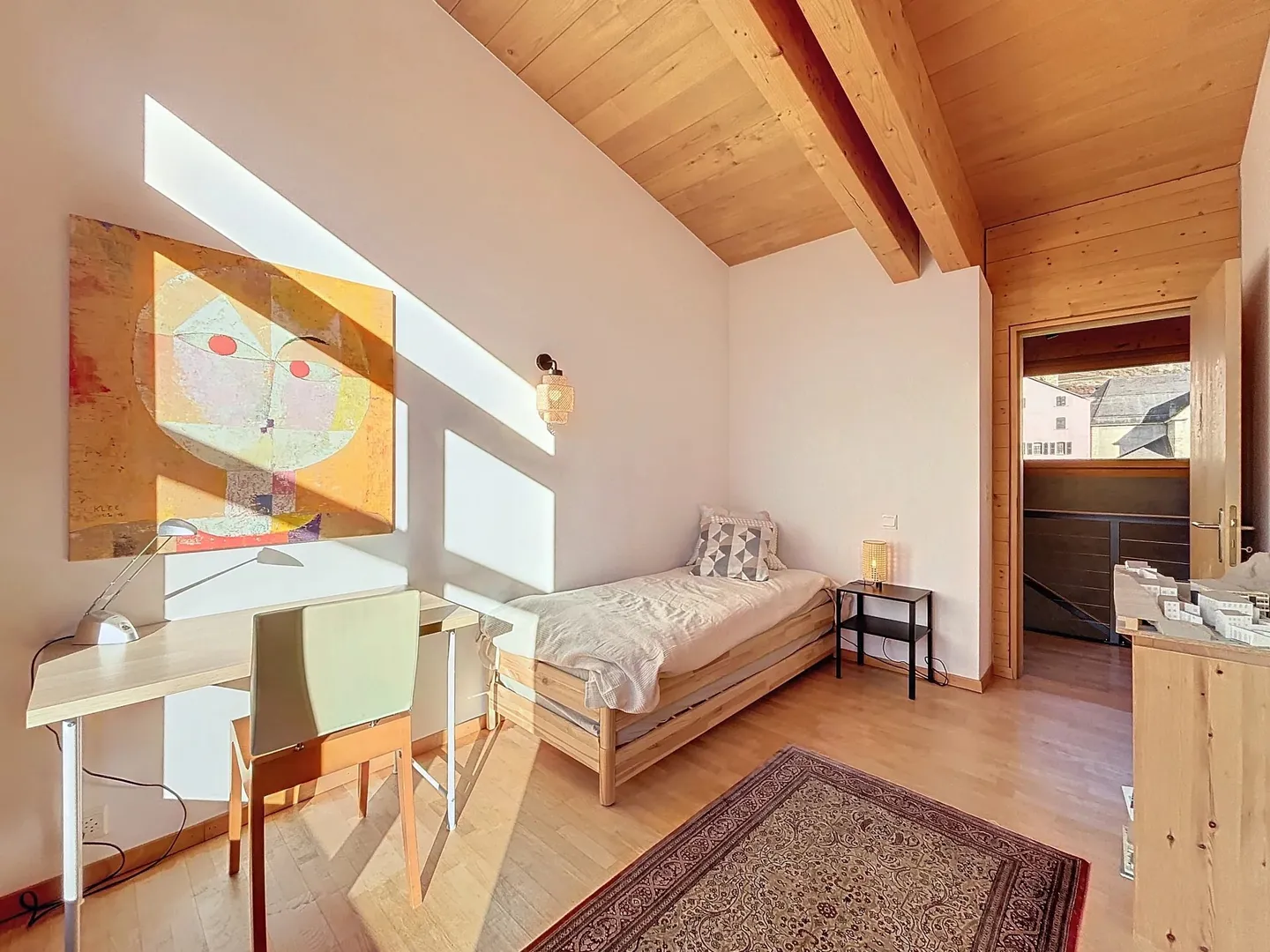 Stunning architect-designed villa in a quiet location - Photo 17 of 18