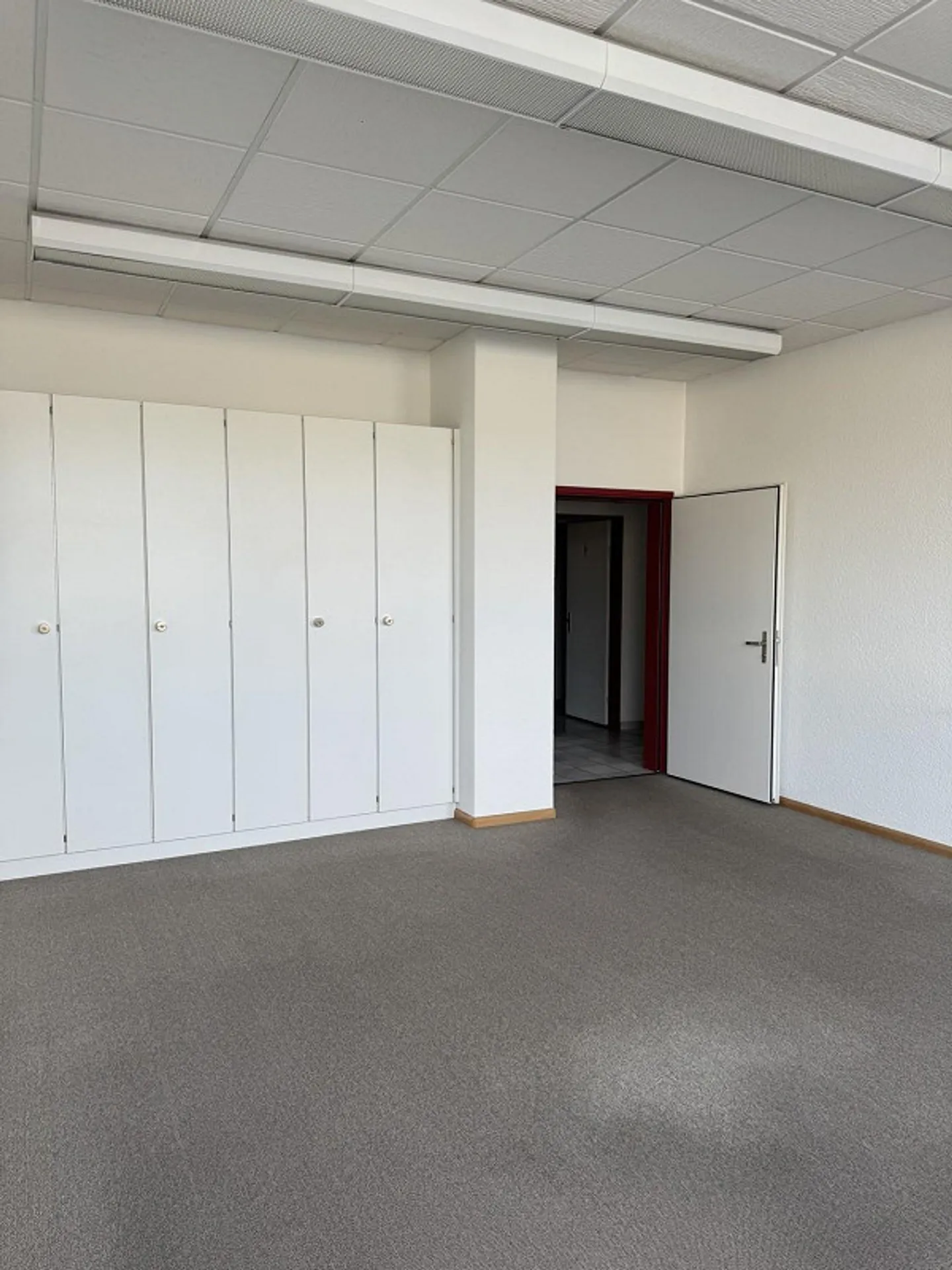 Espaces de stockage spacieux dans un emplacement stratégique - Photo 7 sur 13