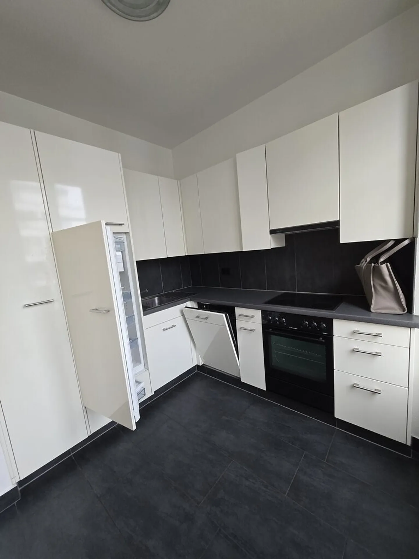 Affitto a breve termine dal 01.05.2026 al 31.10.2026. - Foto 2 di 6