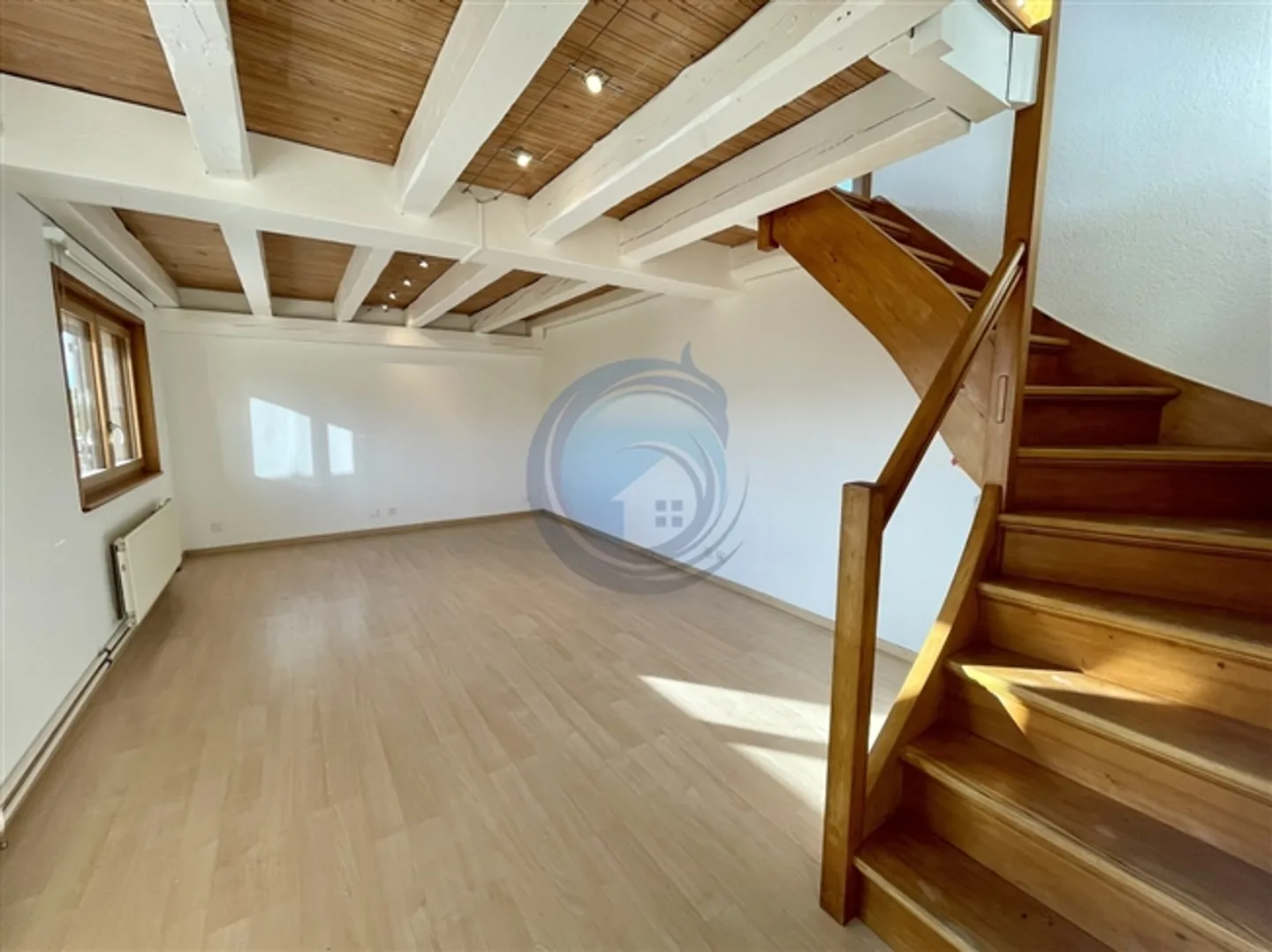 APPARTEMENT SPACIEUX DE 2,5 PIÈCES AVEC TERRASSE ET JARDIN - Photo 4 sur 14