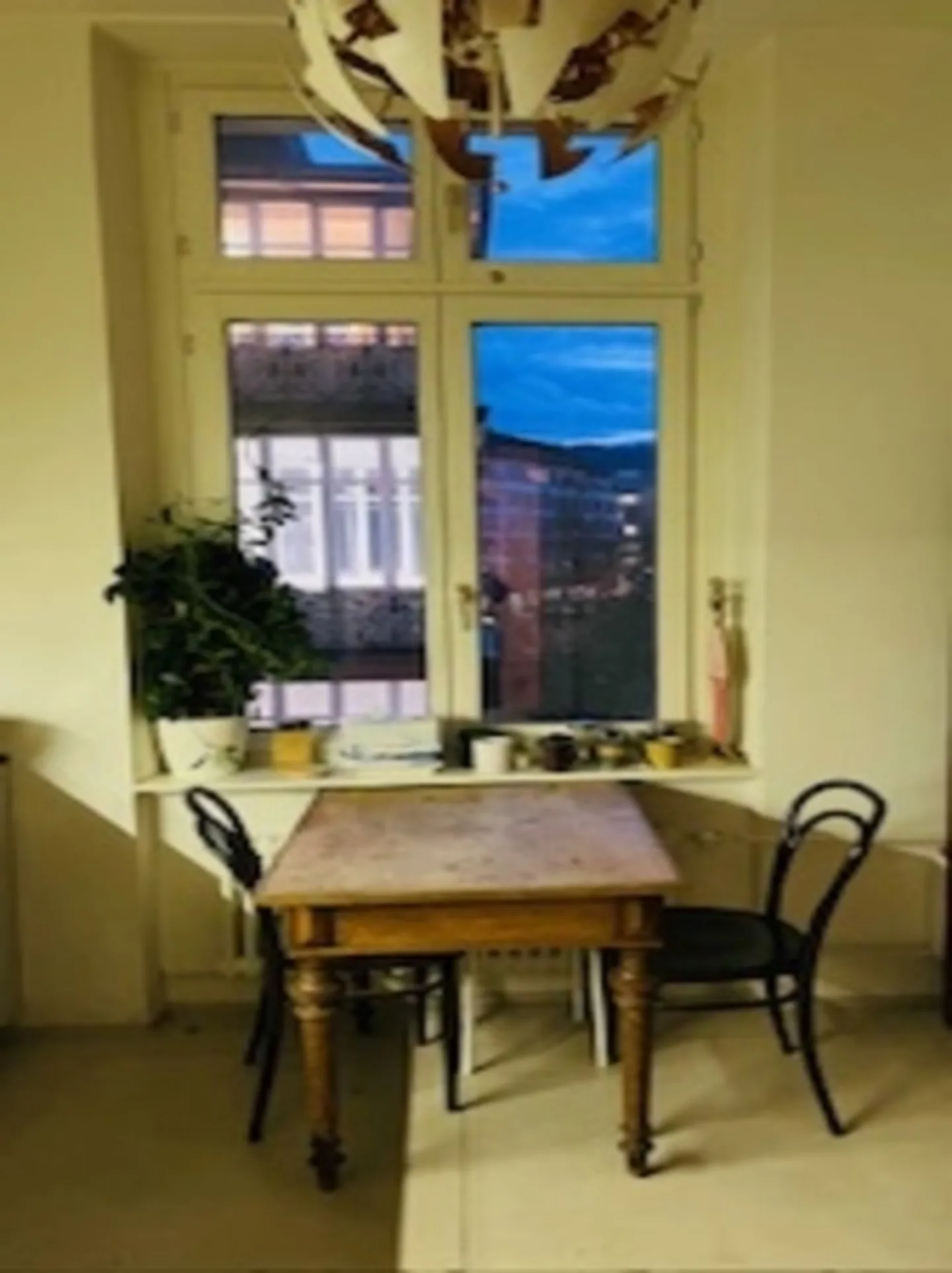 APPARTEMENT 4½ PIÈCES À ZURICH - DISTRICT 1, MEUBLÉ, TEMPORAIRE - Photo 3 sur 9