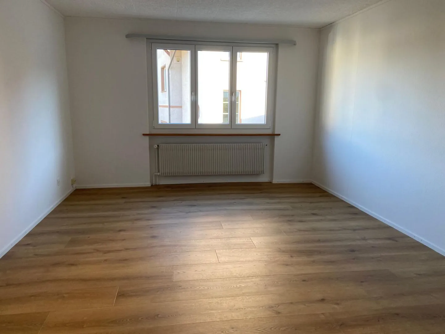 Vivere come in una casa unifamiliare - appartamento duplex ristrutturato di 5,5 locali con un meraviglioso spazio esterno (circa 600 m2) - Foto 6 di 9