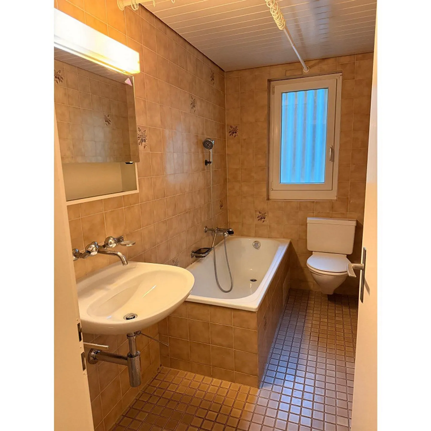 Appartement 3.5 pièces dans un emplacement central à Zollikofen - Photo 3 sur 7