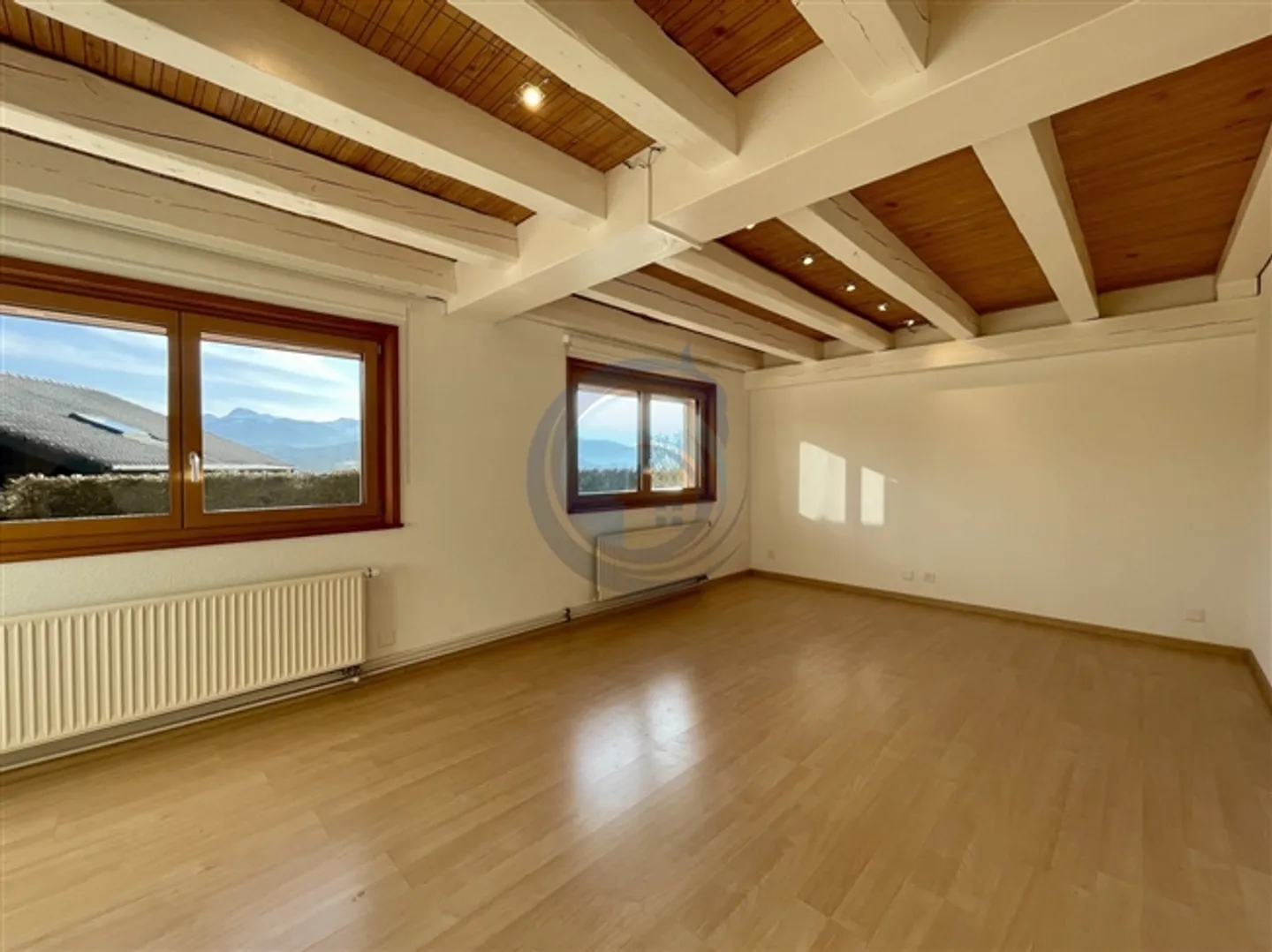 APPARTEMENT SPACIEUX DE 2,5 PIÈCES AVEC TERRASSE ET JARDIN - Photo 6 sur 14