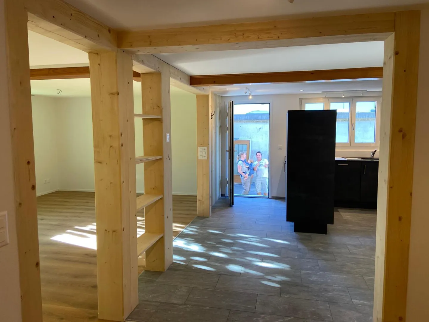 Vivere come in una casa unifamiliare - appartamento duplex ristrutturato di 5,5 locali con un meraviglioso spazio esterno (circa 600 m2) - Foto 4 di 9