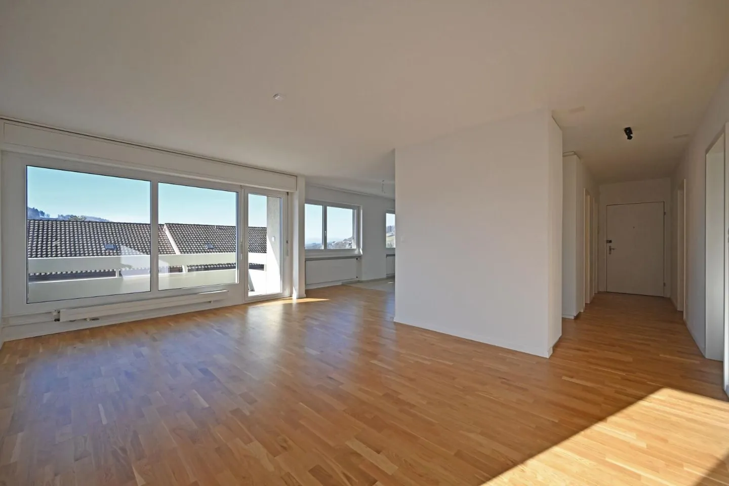 Appartamento familiare ristrutturato a Thörishaus con garage e parcheggio esterno - Foto 2 di 9