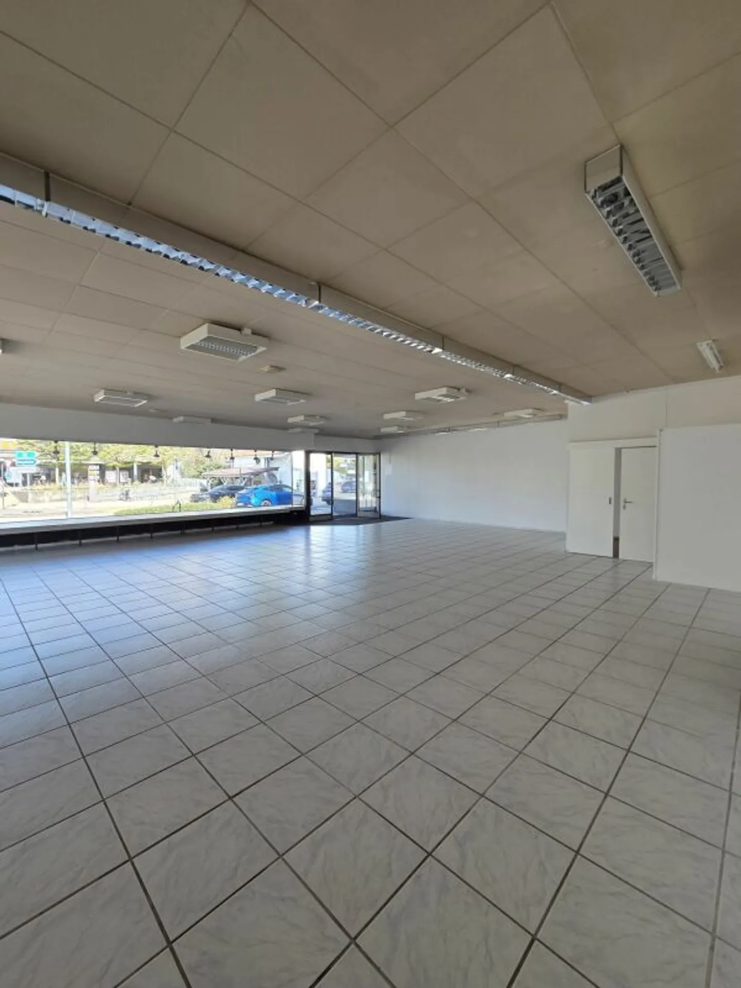 Spazio Commerciale di Prima Scelta a Gerlafingen - Foto 3 di 12