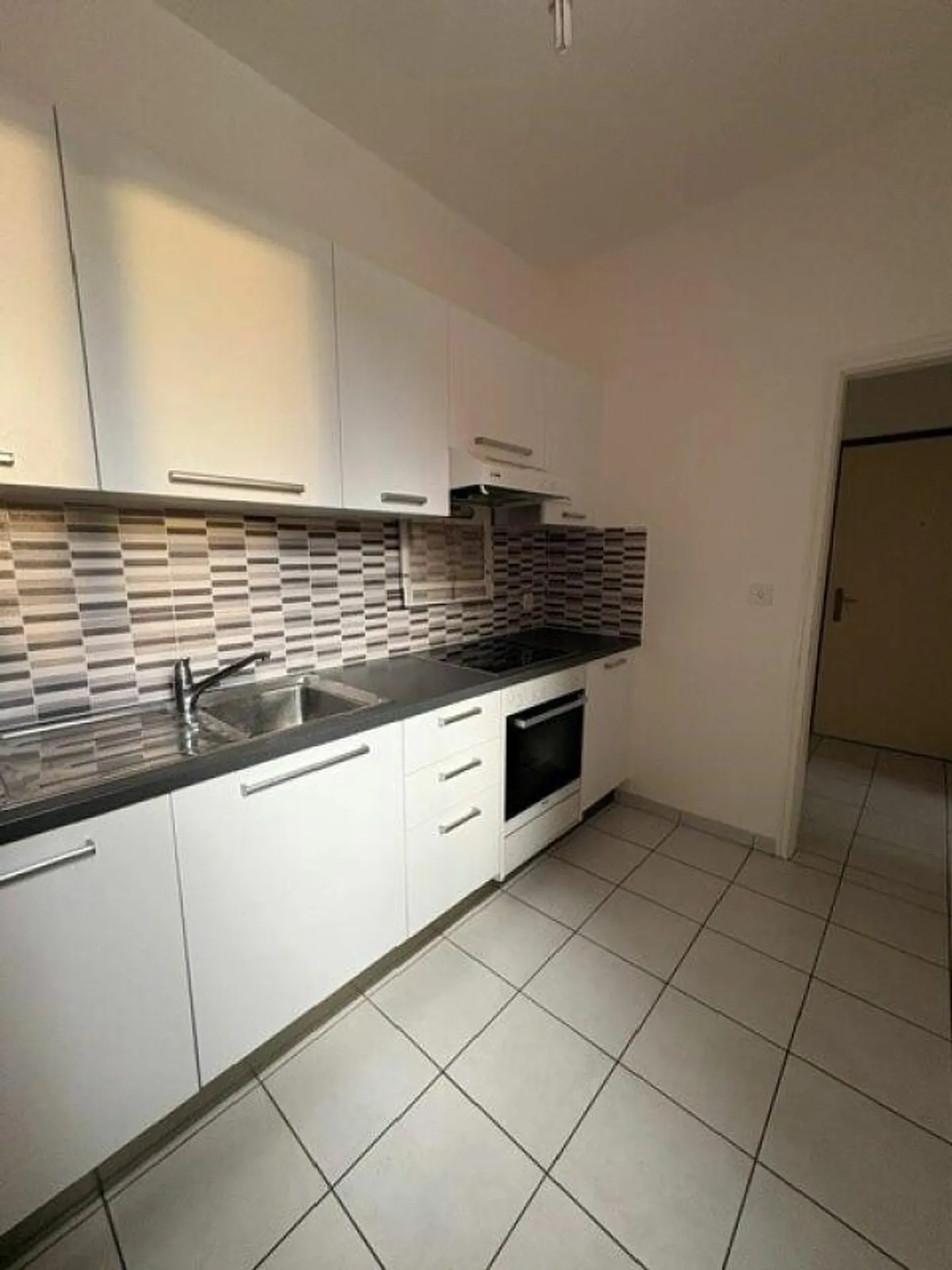 8900 Chiasso, Via G. Guisan 21a, apartment no. 2133 - Photo 2 of 8