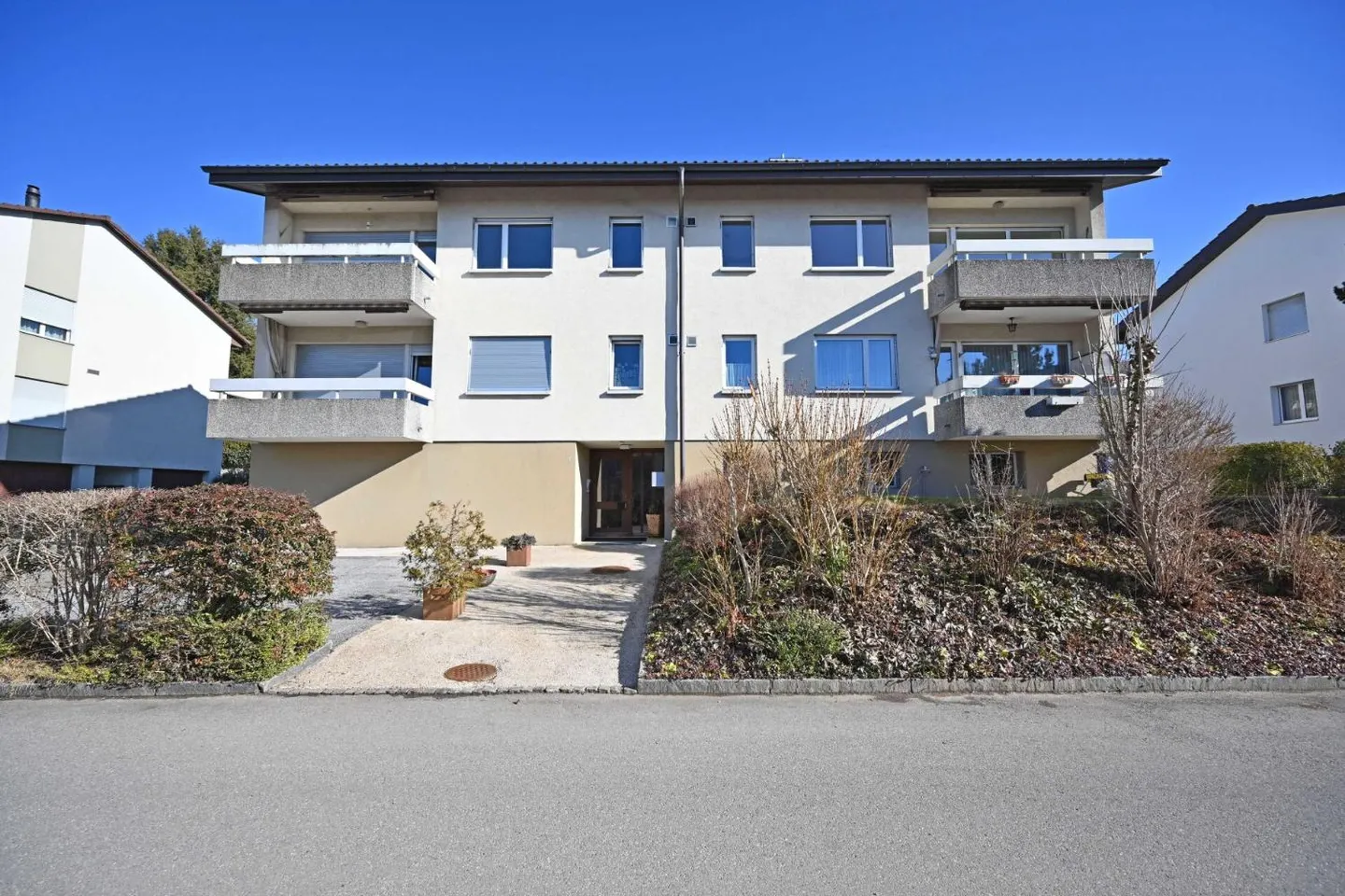 Appartamento familiare ristrutturato a Thörishaus con garage e parcheggio esterno - Foto 8 di 9