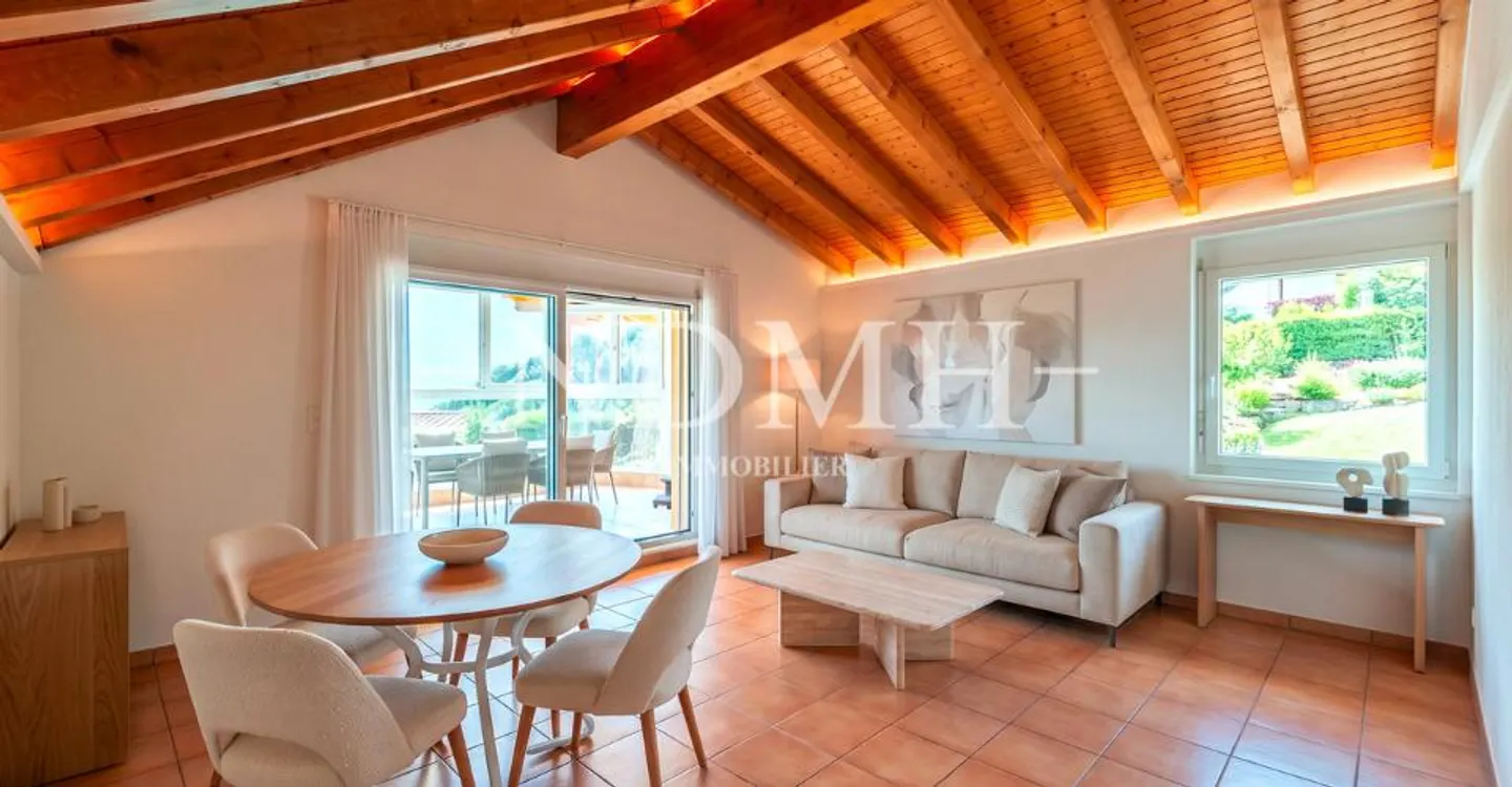 Spacious Villa with Independent Apartments - Photo 2 of 12