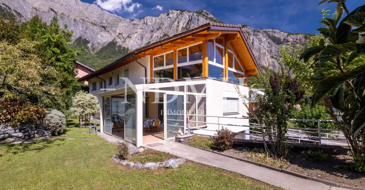 Spacious Villa with Independent Apartments - Photo 9 of 12