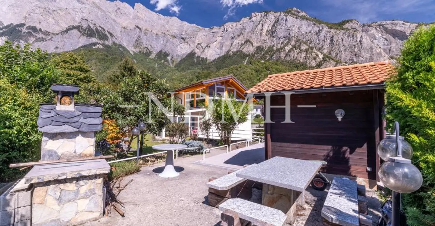 Spacious Villa with Independent Apartments - Photo 11 of 12