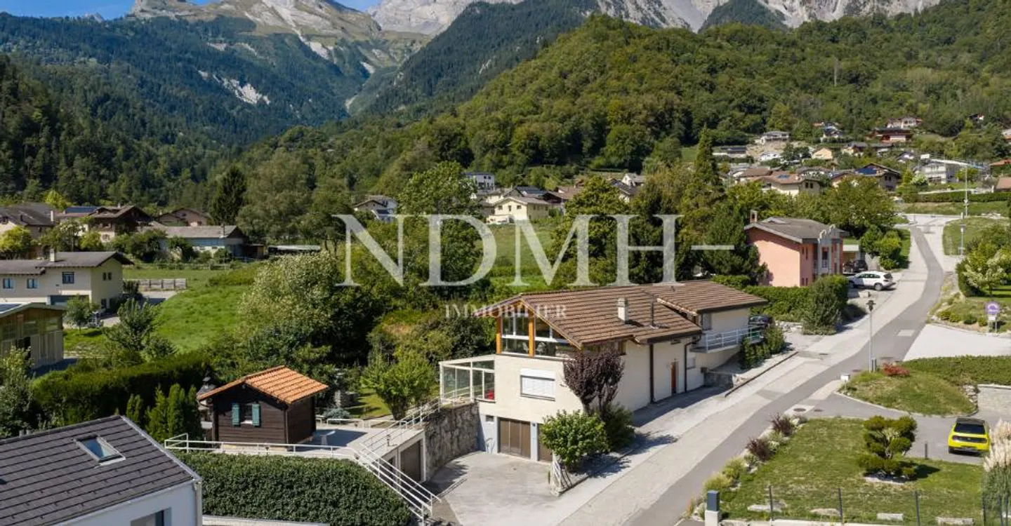 Spacious Villa with Independent Apartments - Photo 12 of 12