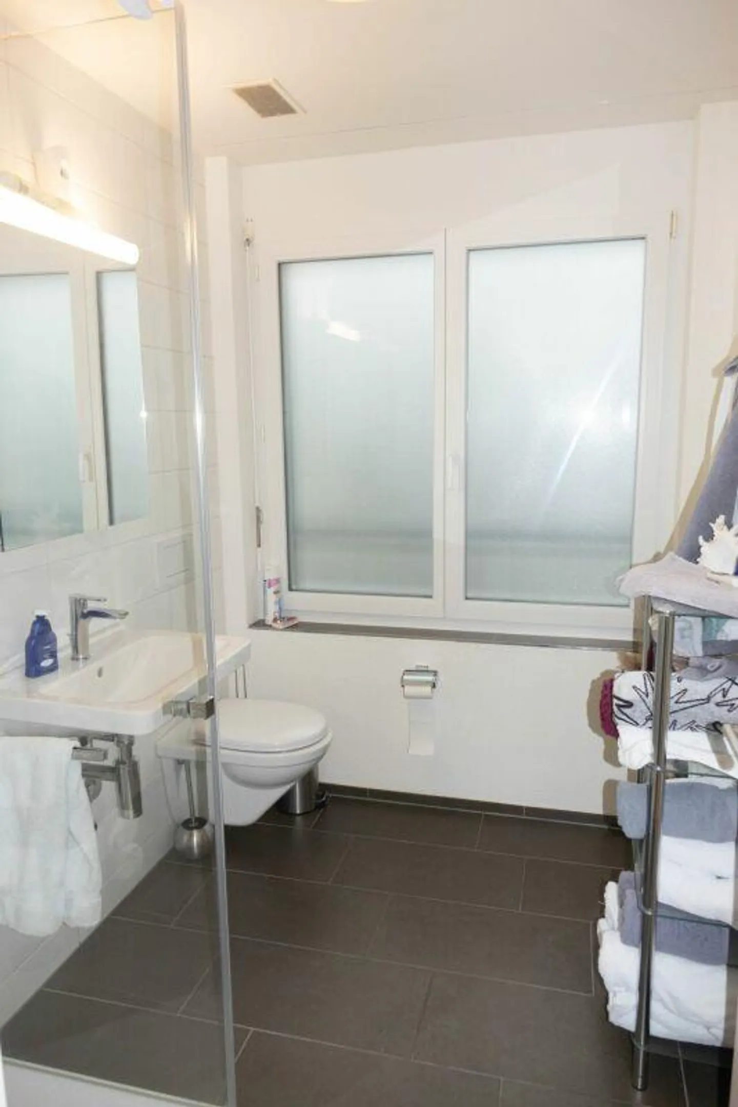 Appartamento moderno con balcone soleggiato - Foto 7 di 8