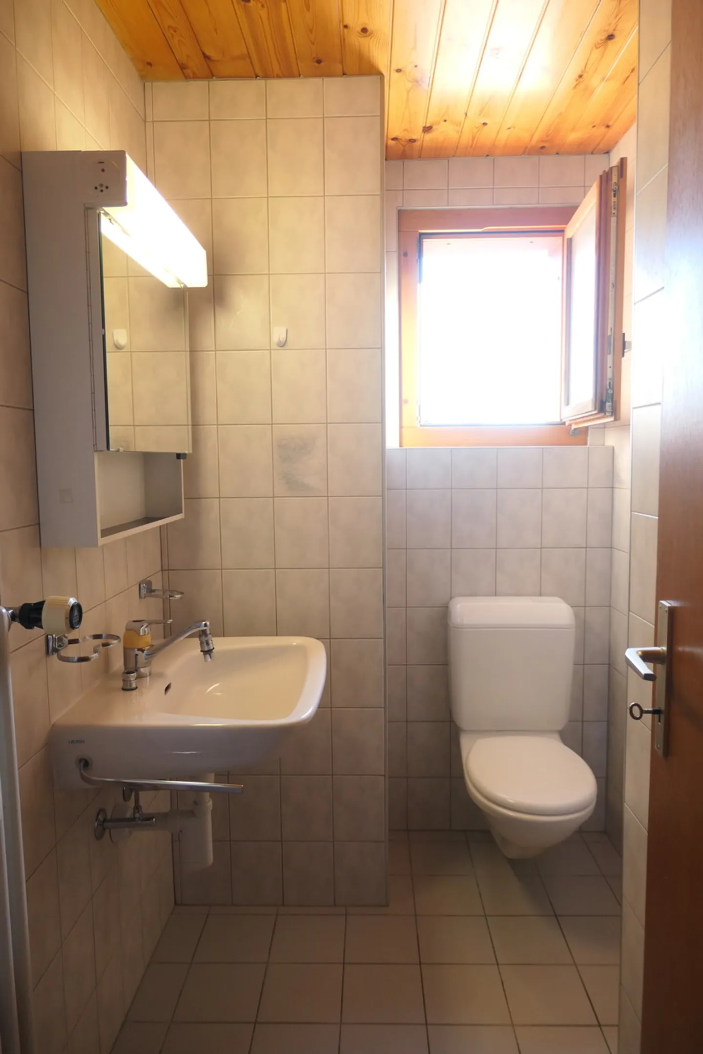 Appartement duplex pour location à Le Sentier, bien entretenu dans un environnement résidentiel calme. - Photo 2 sur 7