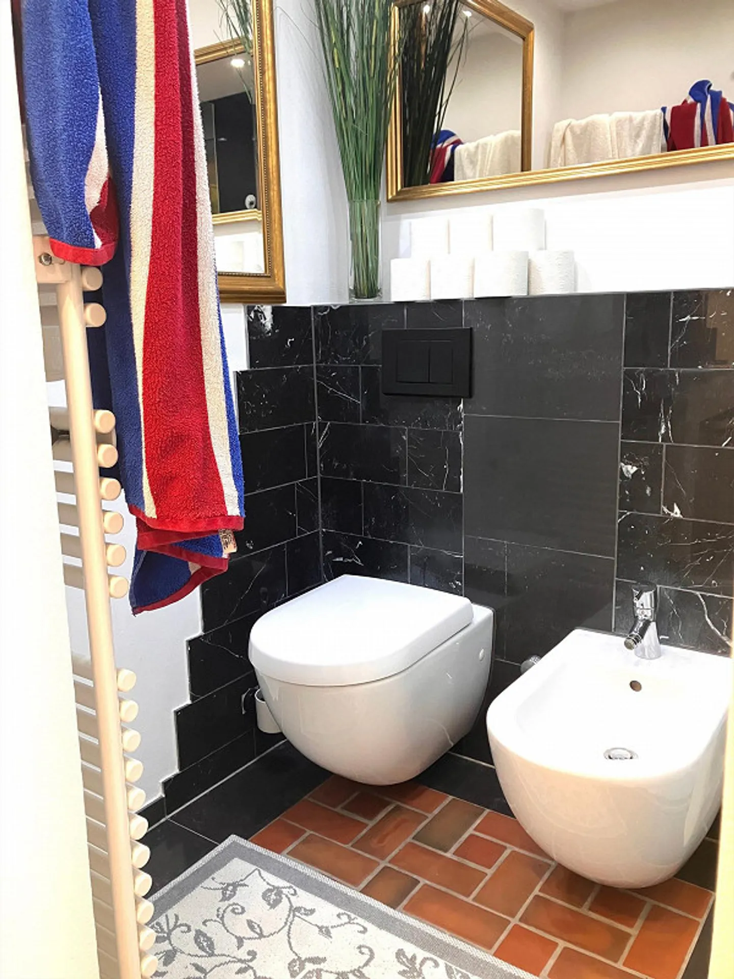 Appartamento ristrutturato con vista lago - Foto 9 di 10