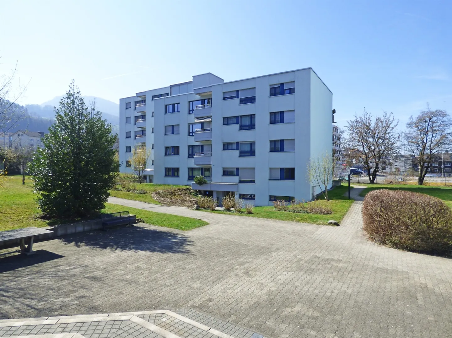 Charmante Wohnung in Pfäffikon - Foto 1 von 12