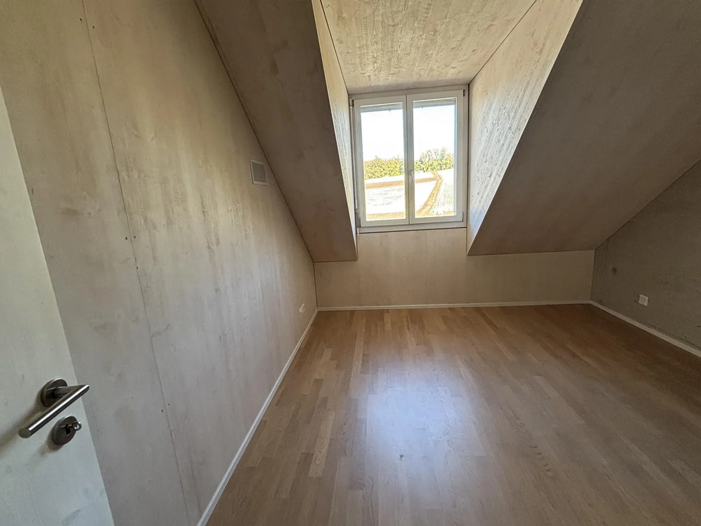 Spacious 5.5-Room Maisonette Cooperative Apartment - Photo 12 of 23