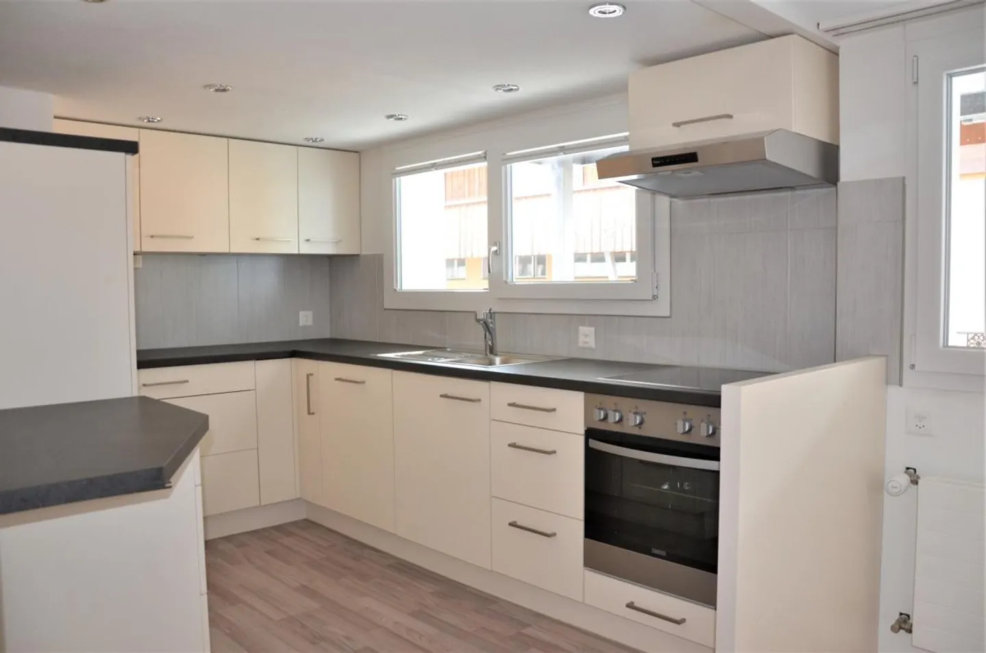 Bellissimo appartamento di 4.5 stanze nel cuore di Herisau - Foto 1 di 17