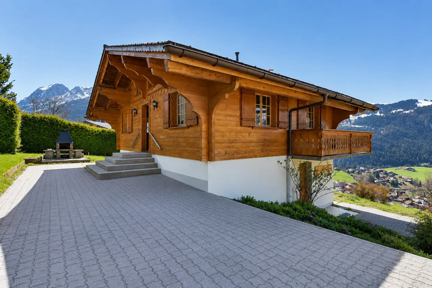 Chalet Charmant avec Grand Potentiel - Photo 2 sur 15