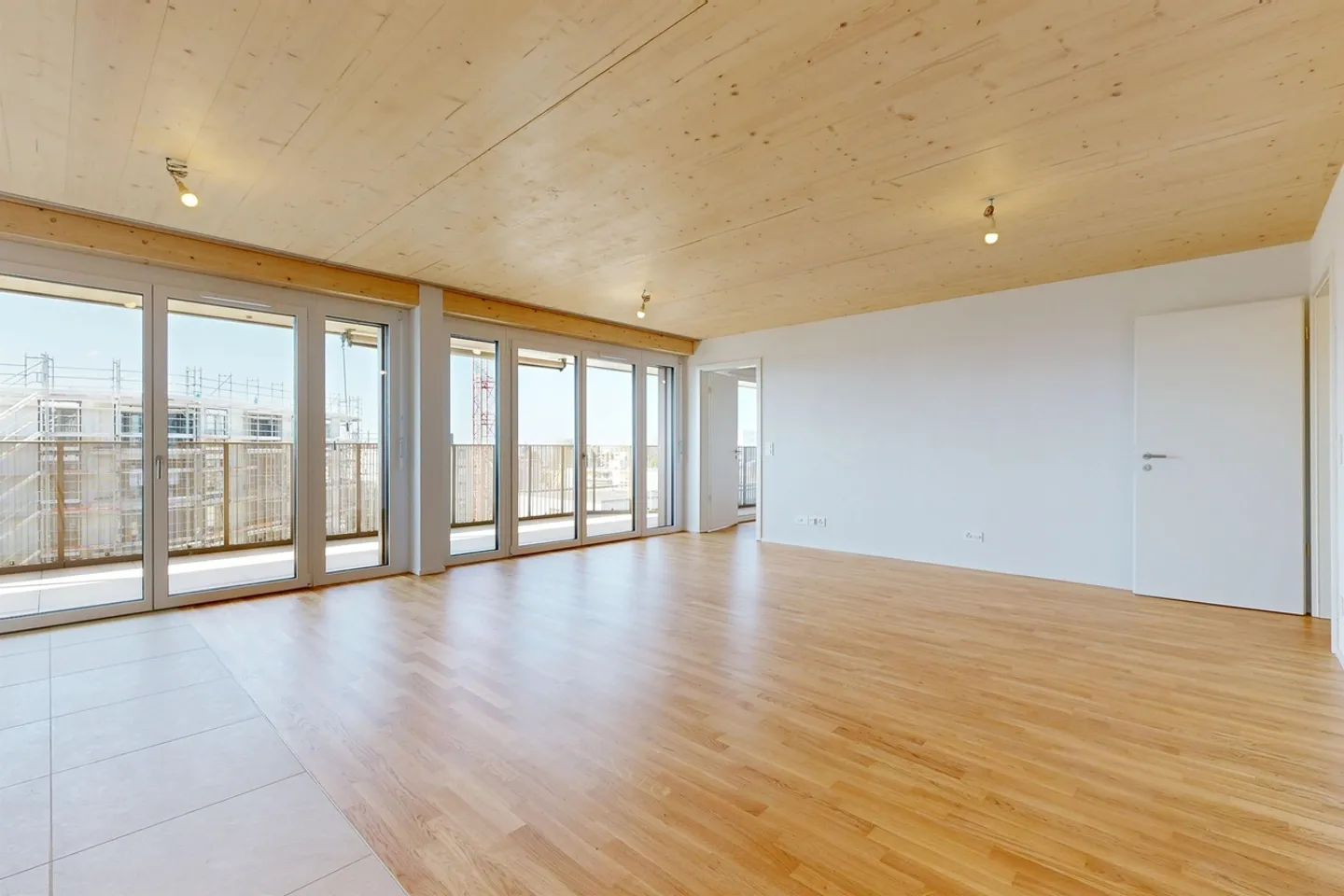 Geräumige 4.5-Zimmer-Wohnung mit Balkon und modernem Komfort! - Photo 2 sur 11