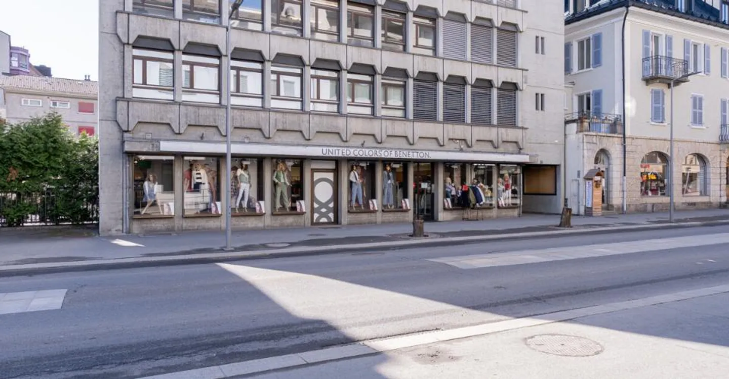 Proprietà commerciale versatile nel centro di Visp - Foto 3 di 6