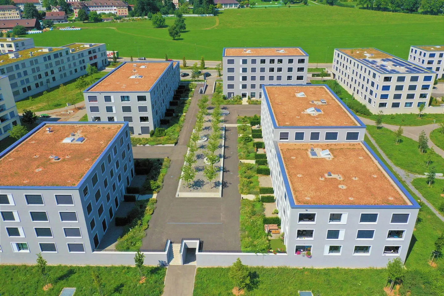 Attractive apartment waiting for charming singles - Photo 6 of 7