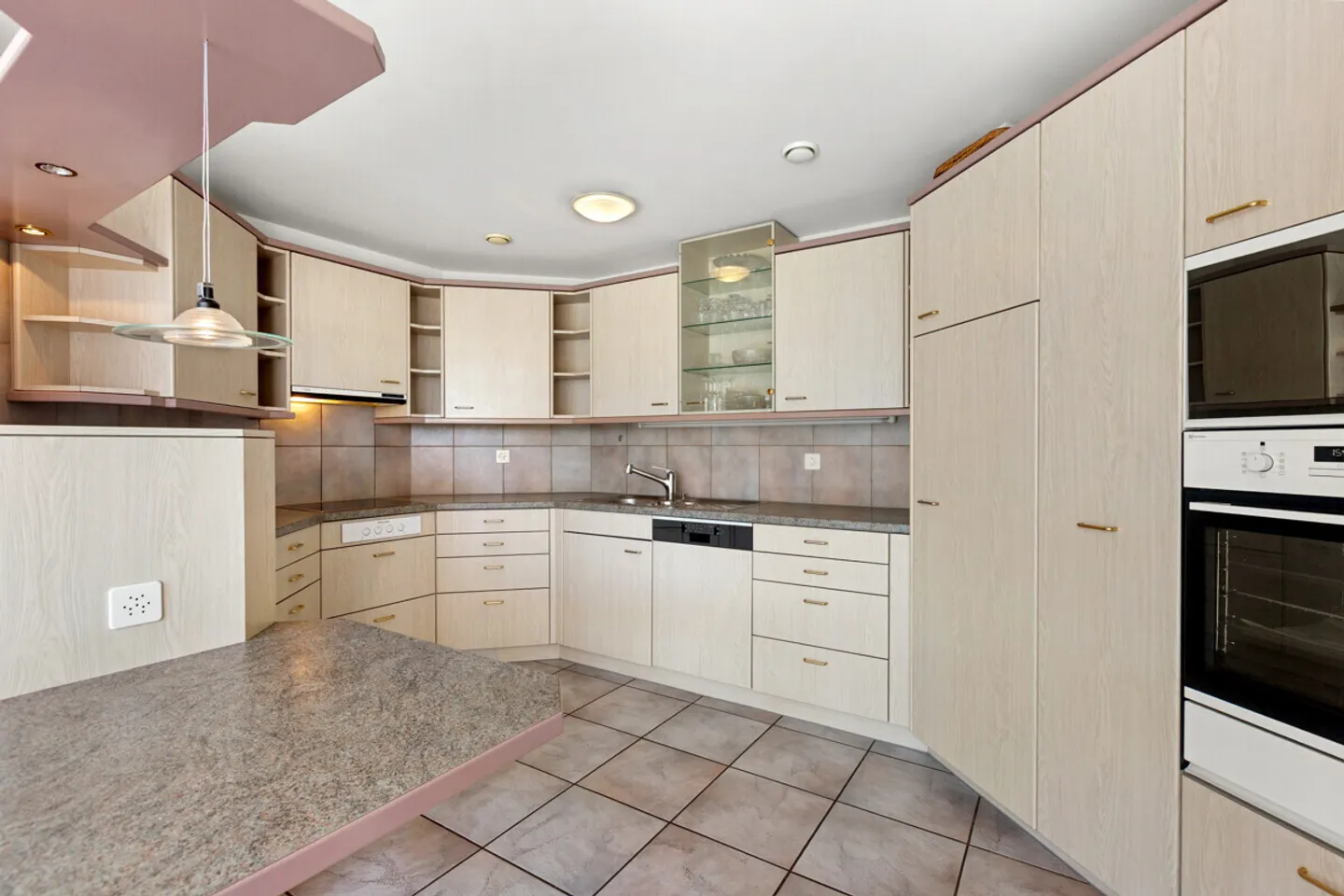Spacious terrace apartment with garden paradise - Photo 12 of 13