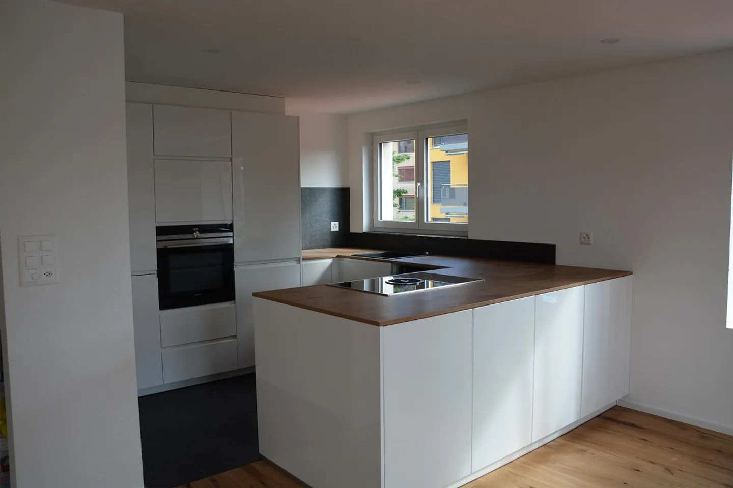 Spaziosa casa moderna di 6 1/2 stanze nella migliore posizione - Foto 5 di 30