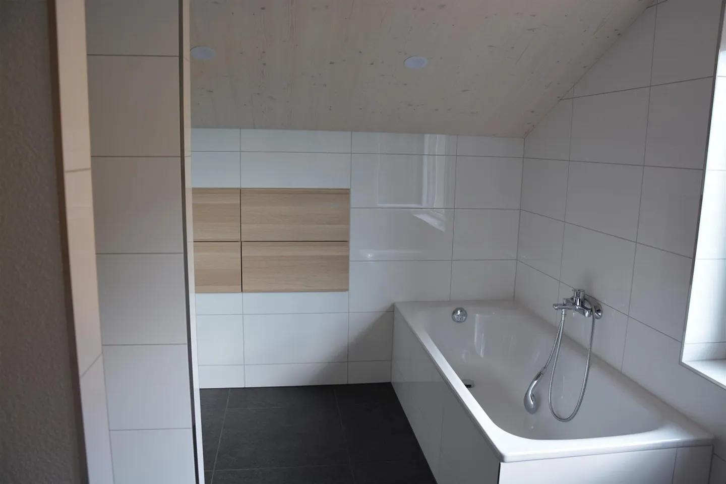 Spaziosa casa moderna di 6 1/2 stanze nella migliore posizione - Foto 13 di 30