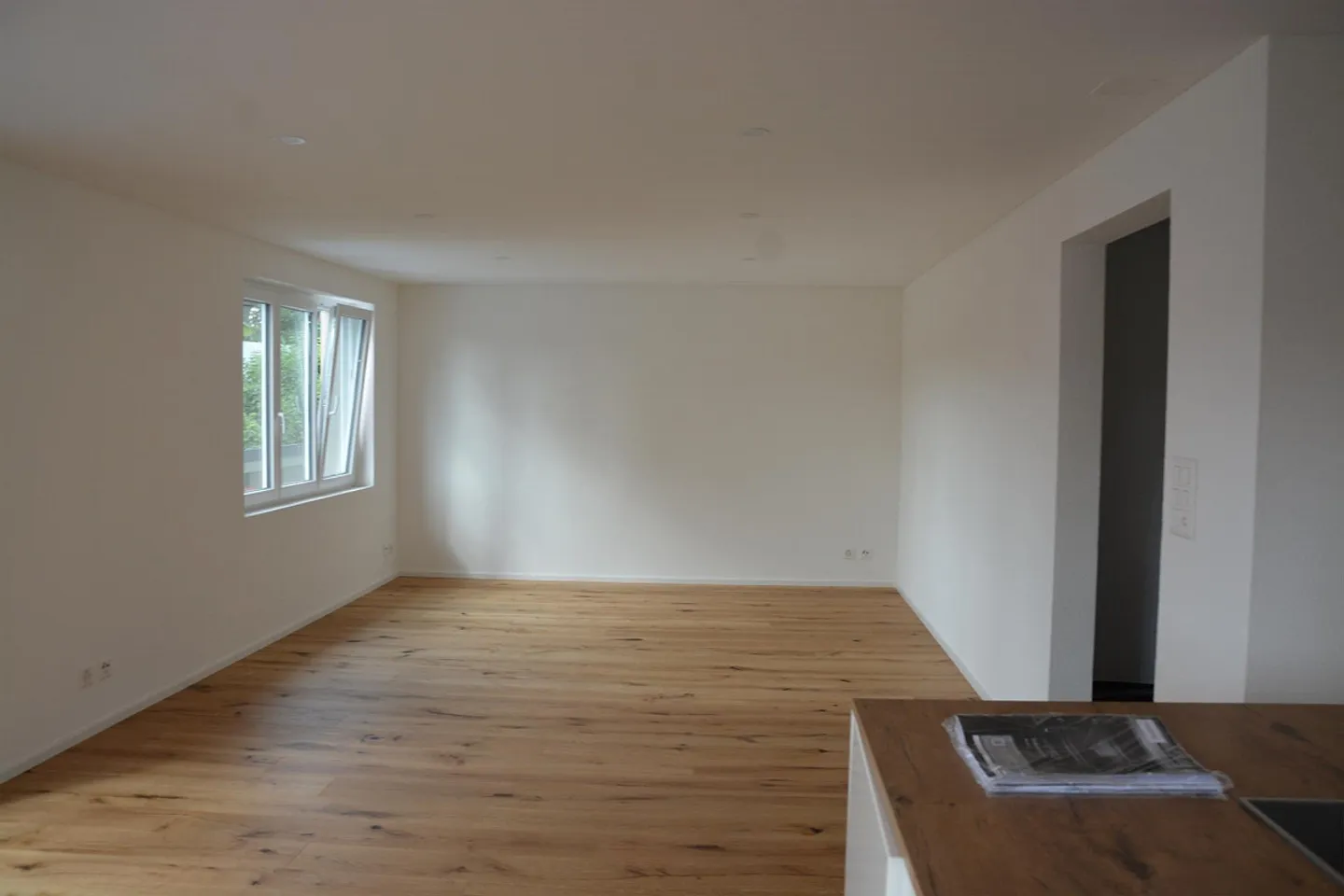 Spaziosa casa moderna di 6 1/2 stanze nella migliore posizione - Foto 8 di 30
