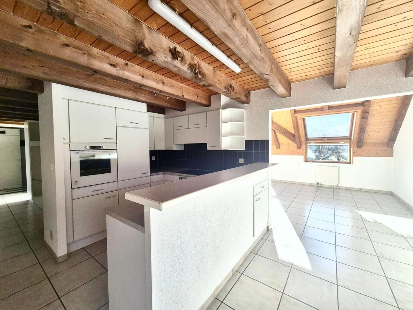 Appartement en duplex avec 5,5 pièces et balcon - Photo 4 sur 13