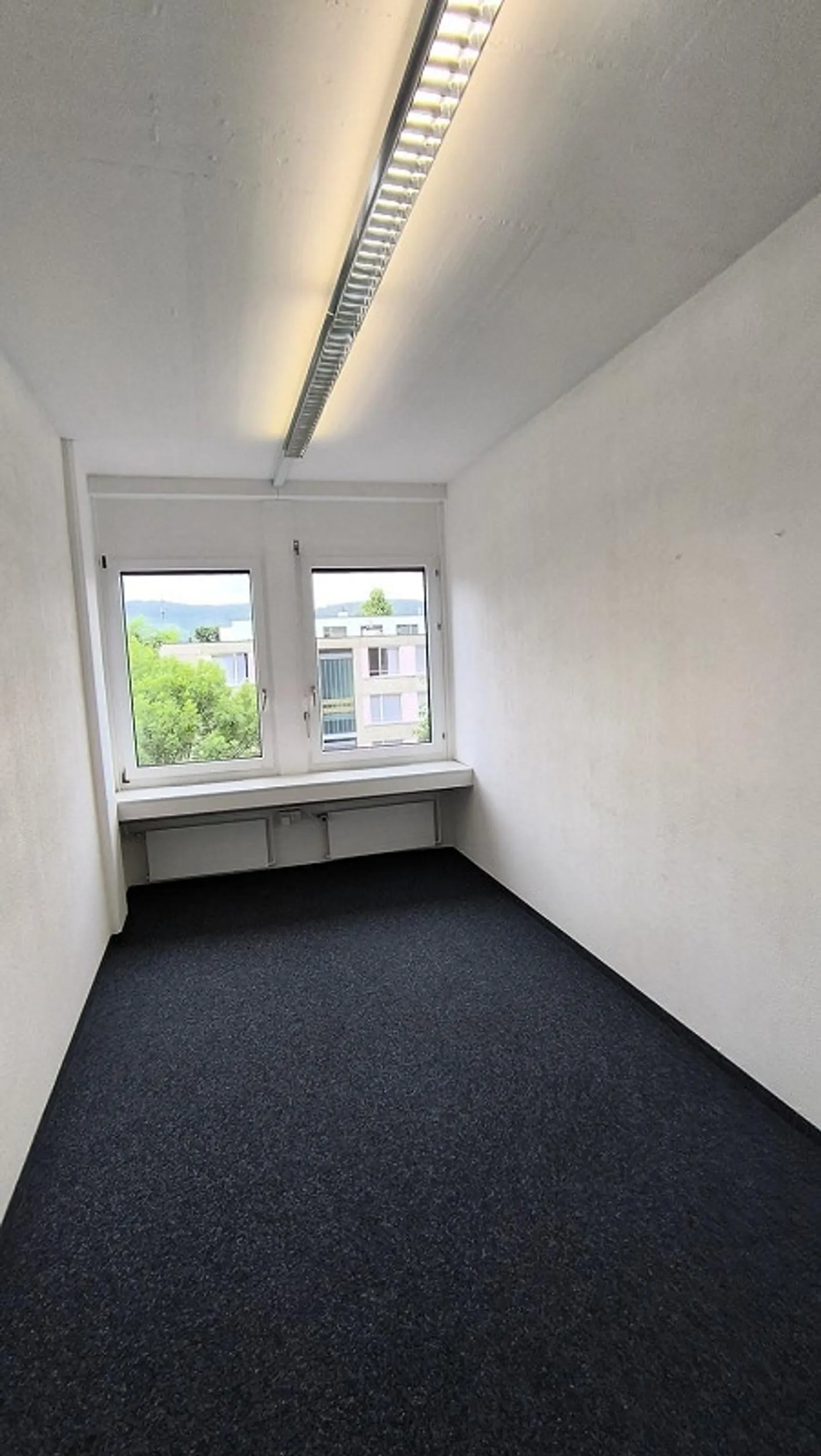Bonne connexion aux transports en commun et aux routes : 382 m2 d'espace bureau - Photo 7 sur 9