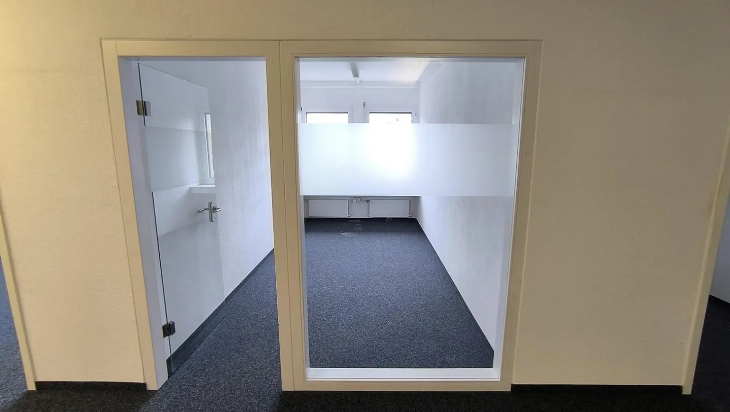 Bonne connexion aux transports en commun et aux routes : 382 m2 d'espace bureau - Photo 8 sur 9