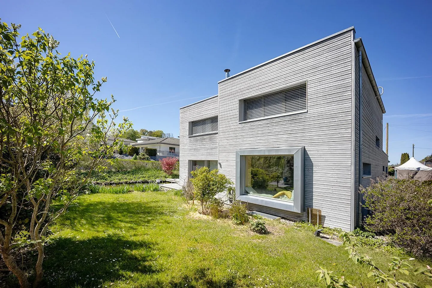 Exklusives Holzhaus in Kirchleerau - Foto 3 von 16