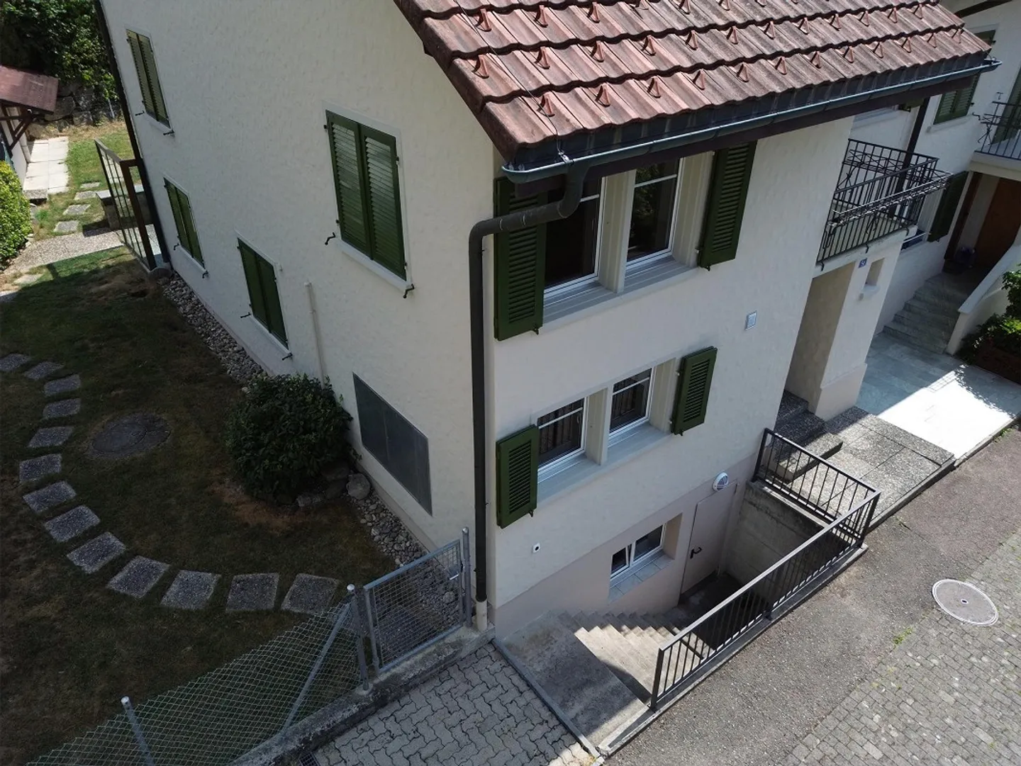 7 1/2-Room End Row House for Sale - Photo 1 of 18