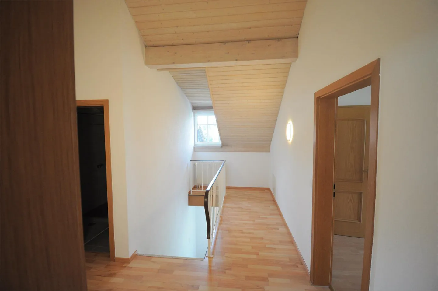 7 1/2-Room End Row House for Sale - Photo 16 of 18