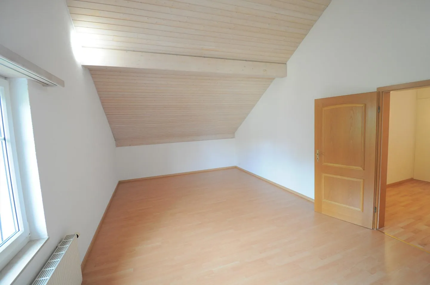 7 1/2-Room End Row House for Sale - Photo 17 of 18