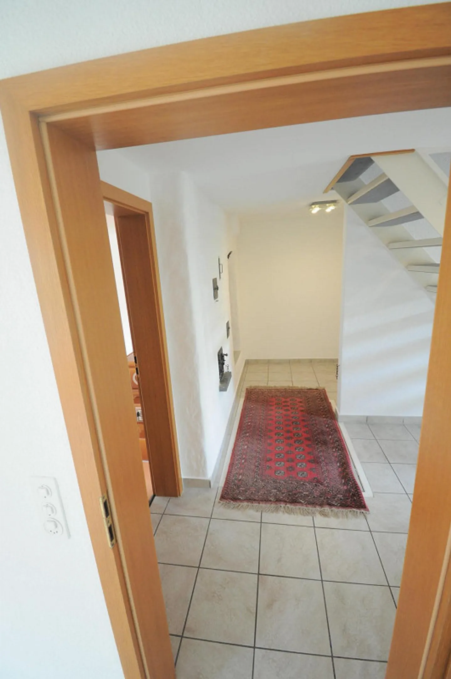 7 1/2-Room End Row House for Sale - Photo 4 of 18