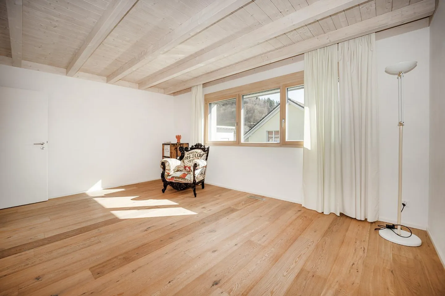 Exklusives Holzhaus in Kirchleerau - Foto 13 von 16