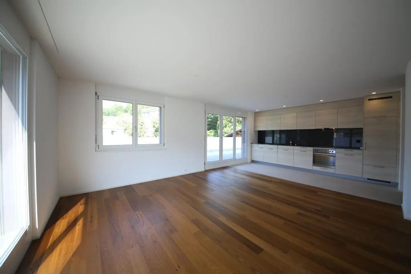 Appartement en attique avec terrasse spacieuse - Photo 5 sur 12