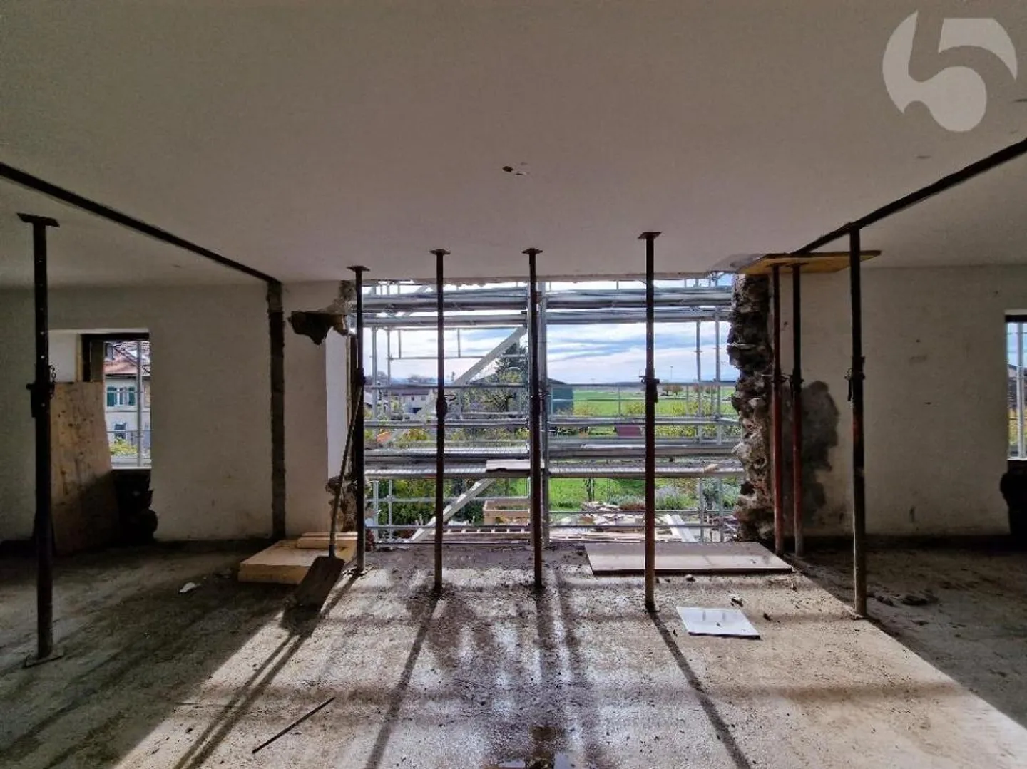 Villars-le-Terroir : appartement de 130 m2 modulable en 4,5 pcs ou 5,5 pcs avec joli balcon Sud-Ouest - Photo 6 sur 11