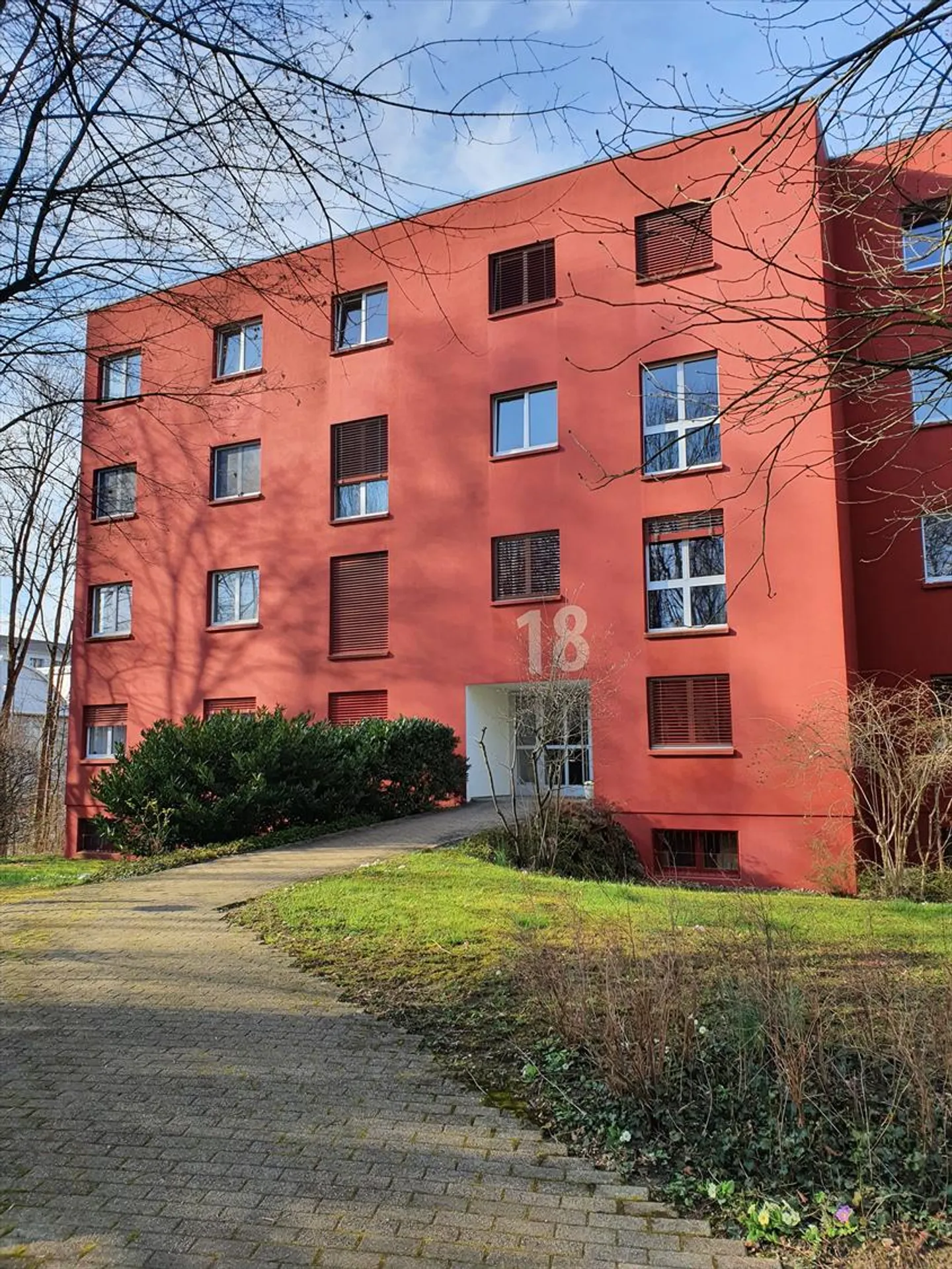 Family-friendly with a view of greenery - Photo 1 of 11