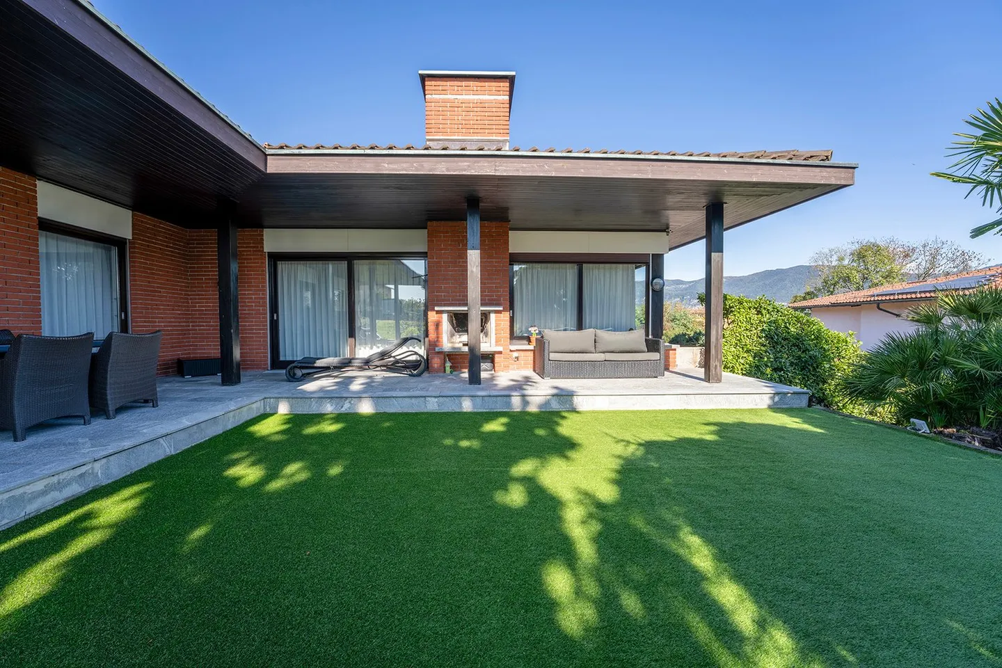 Einzelvilla mit Garten und Entspannungsbereich - Foto 3 von 21