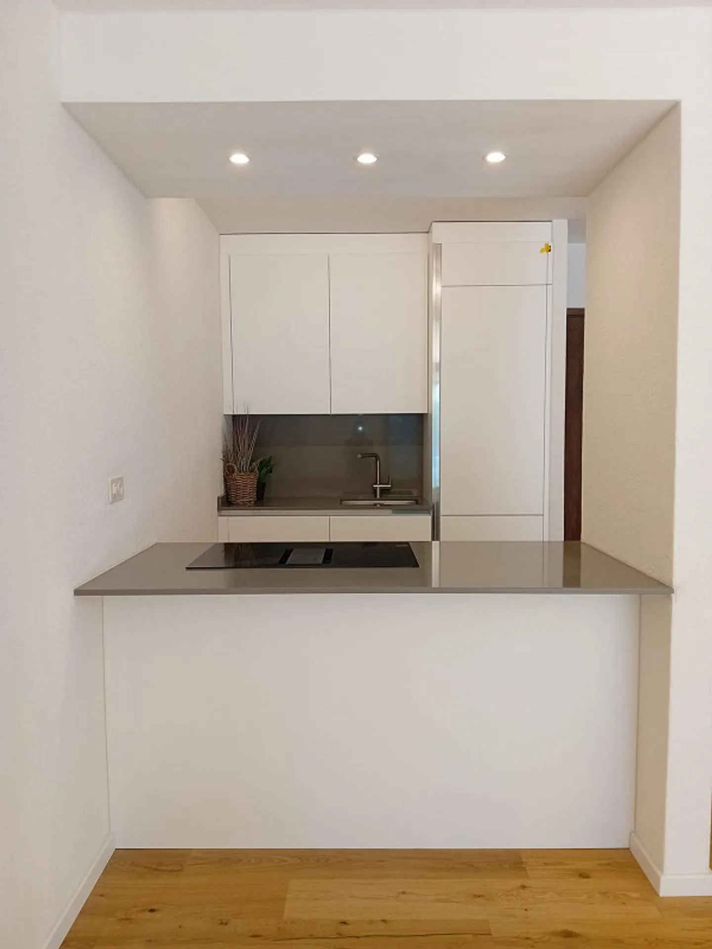 Ascona - Elegantes Studio-Apartment in Wohngegend - Foto 1 von 15