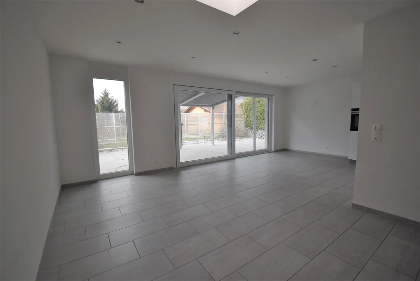 Single house for rent - Photo 2 of 8