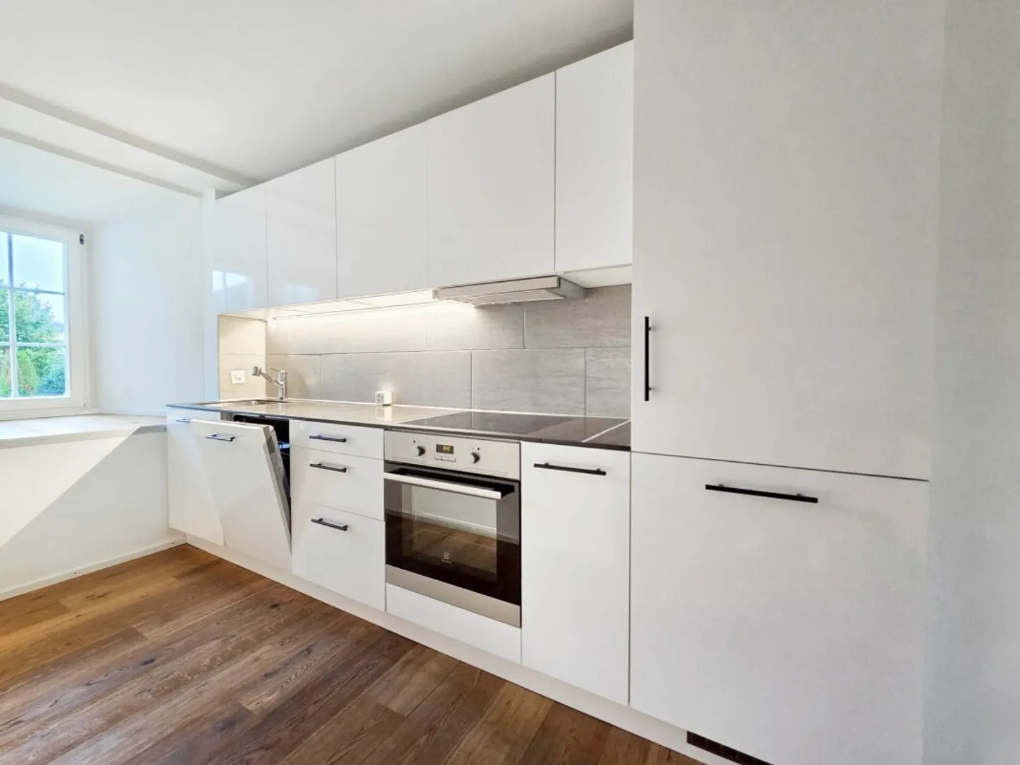 GLÄRNISCHBLICK | appartement rénové de 1,5 pièce dans un emplacement central à Mollis GL - Photo 1 sur 7