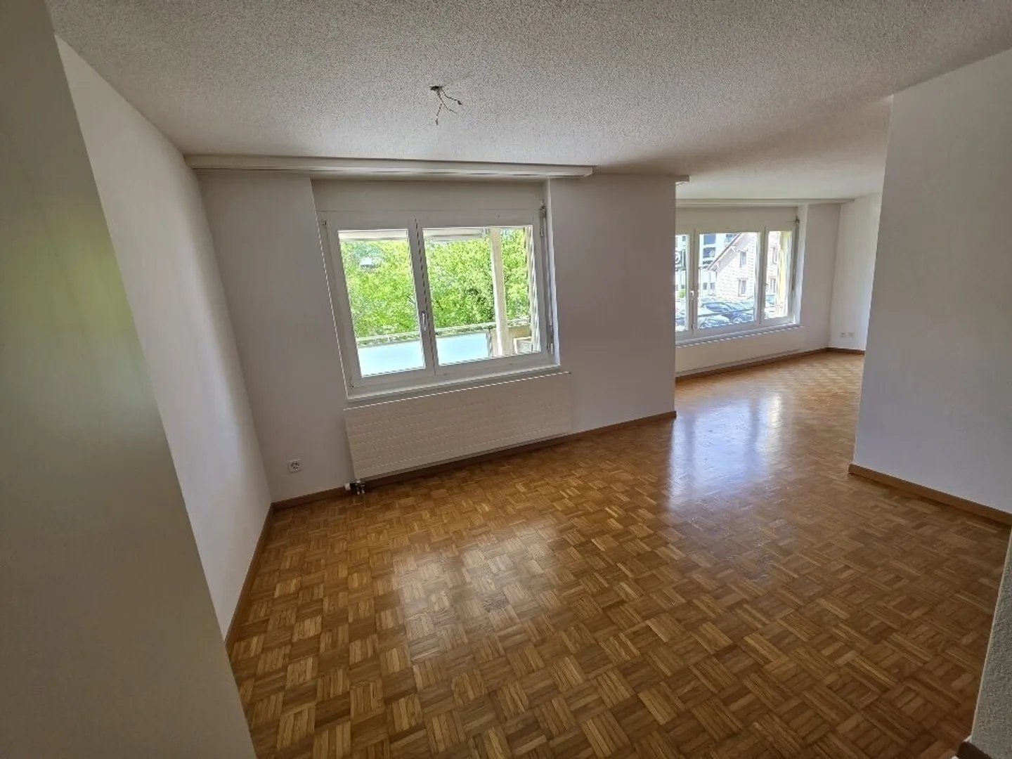 Helle 3.5-Zimmerwohnung zu vermieten - Foto 3 von 10