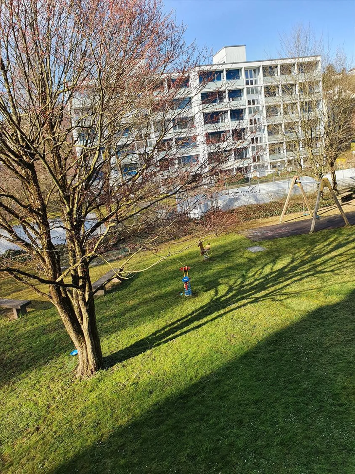 Family-friendly with a view of greenery - Photo 2 of 11