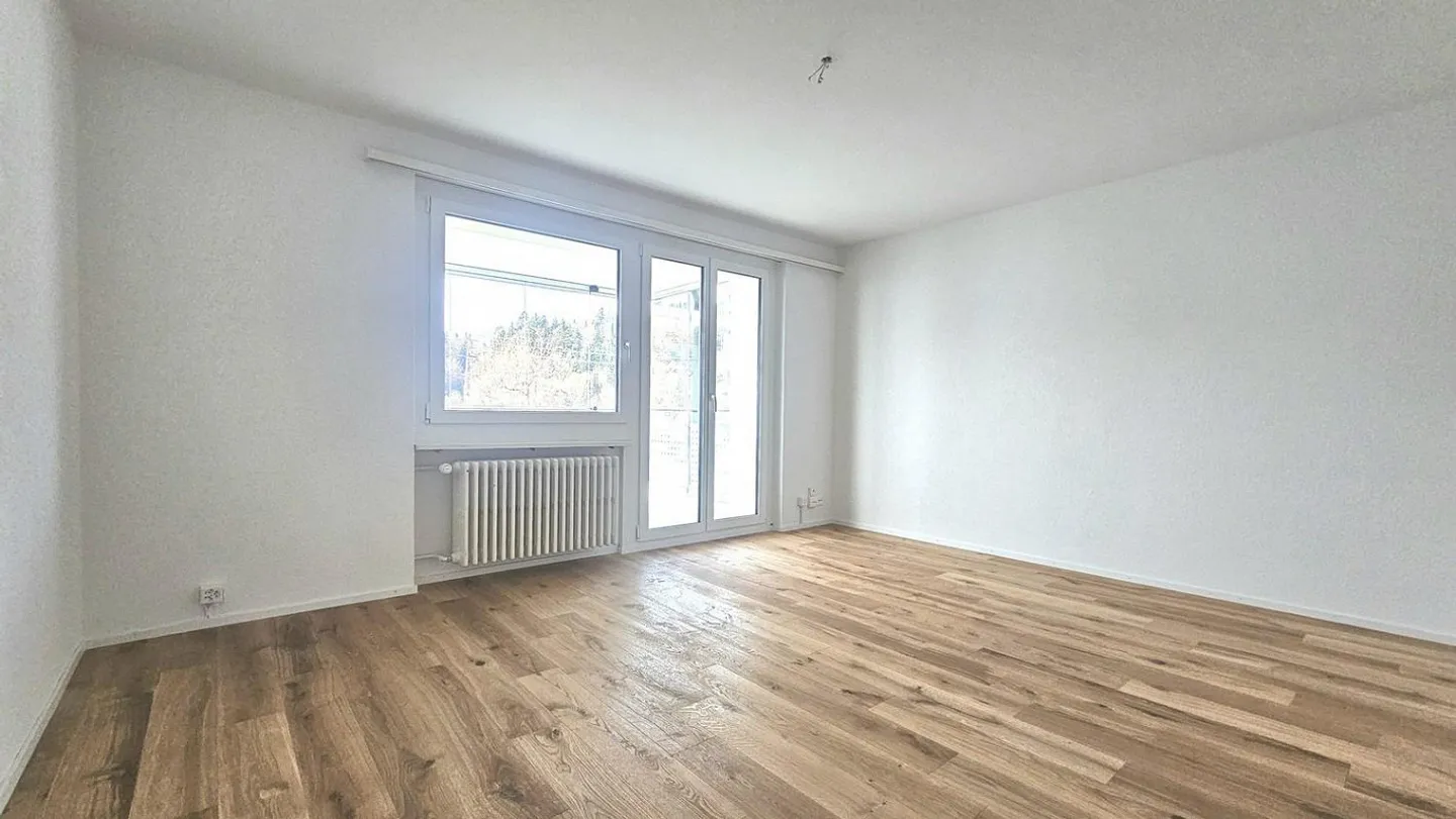 Newly renovated penthouse apartment - Photo 12 of 13